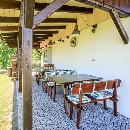 Apartamento Arnoltice 2 By Interhome *